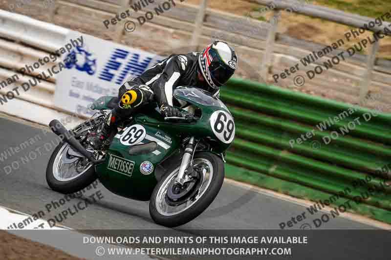 Vintage motorcycle club;eventdigitalimages;mallory park;mallory park trackday photographs;no limits trackdays;peter wileman photography;trackday digital images;trackday photos;vmcc festival 1000 bikes photographs